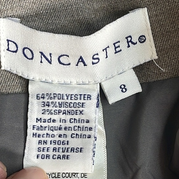 Doncaster 2Pc Women’s Suit Skirt Sz 8 Black Beige Embellished Collarless Career - Picture 14 of 16